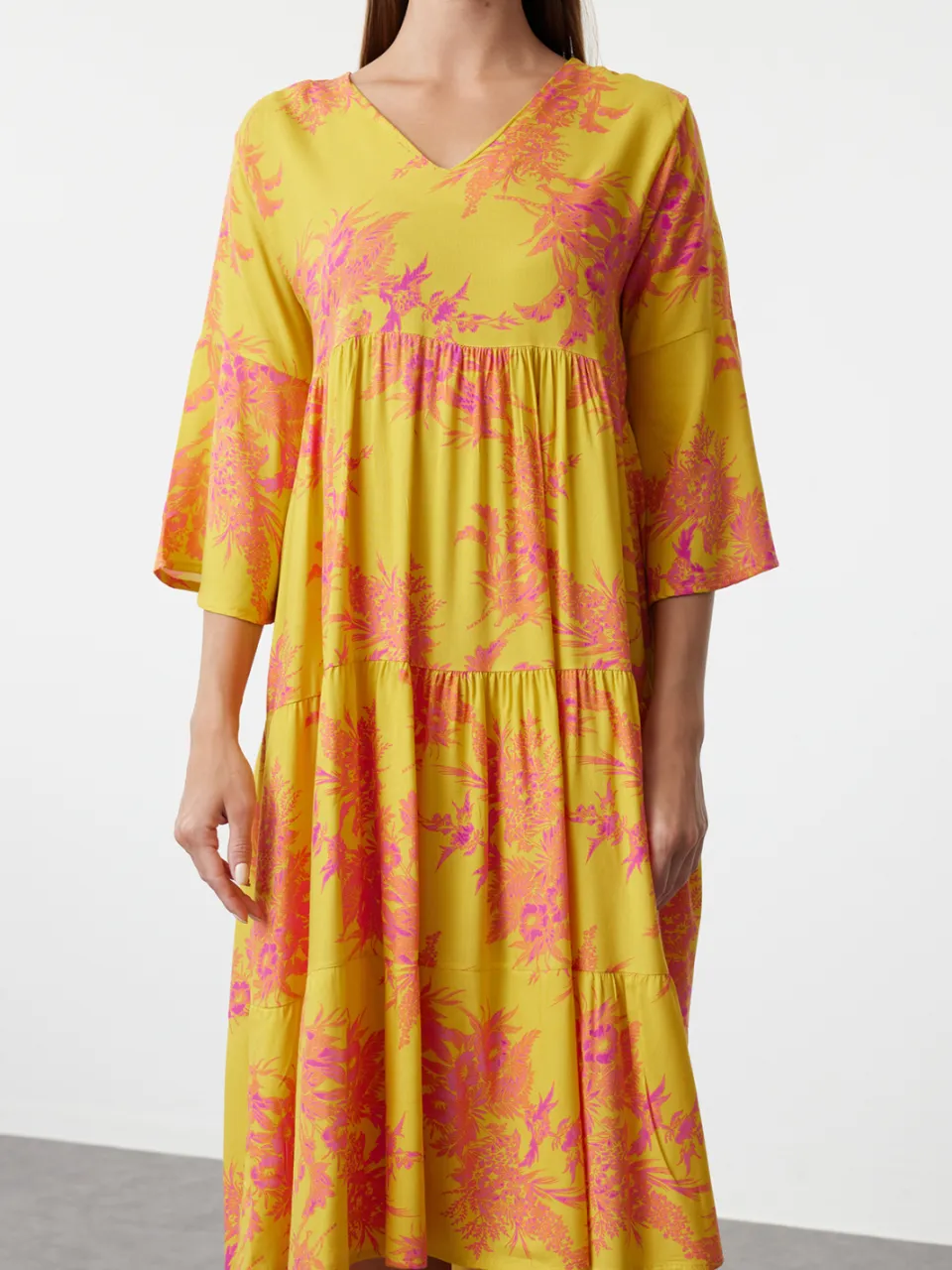 Trendyol TRENDYOLMİLLA Dames Geel Bloemen Midi Driekwart mouw Avond / Dagelijks Recht Jurken, foto 2