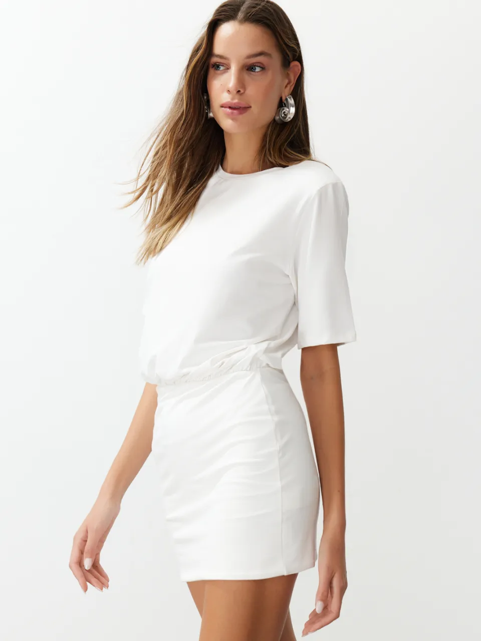 Trendyol TRENDYOLMİLLA Dames Wit Effen Kort / Mini Kort Casual Bodycon Jurken, foto 2