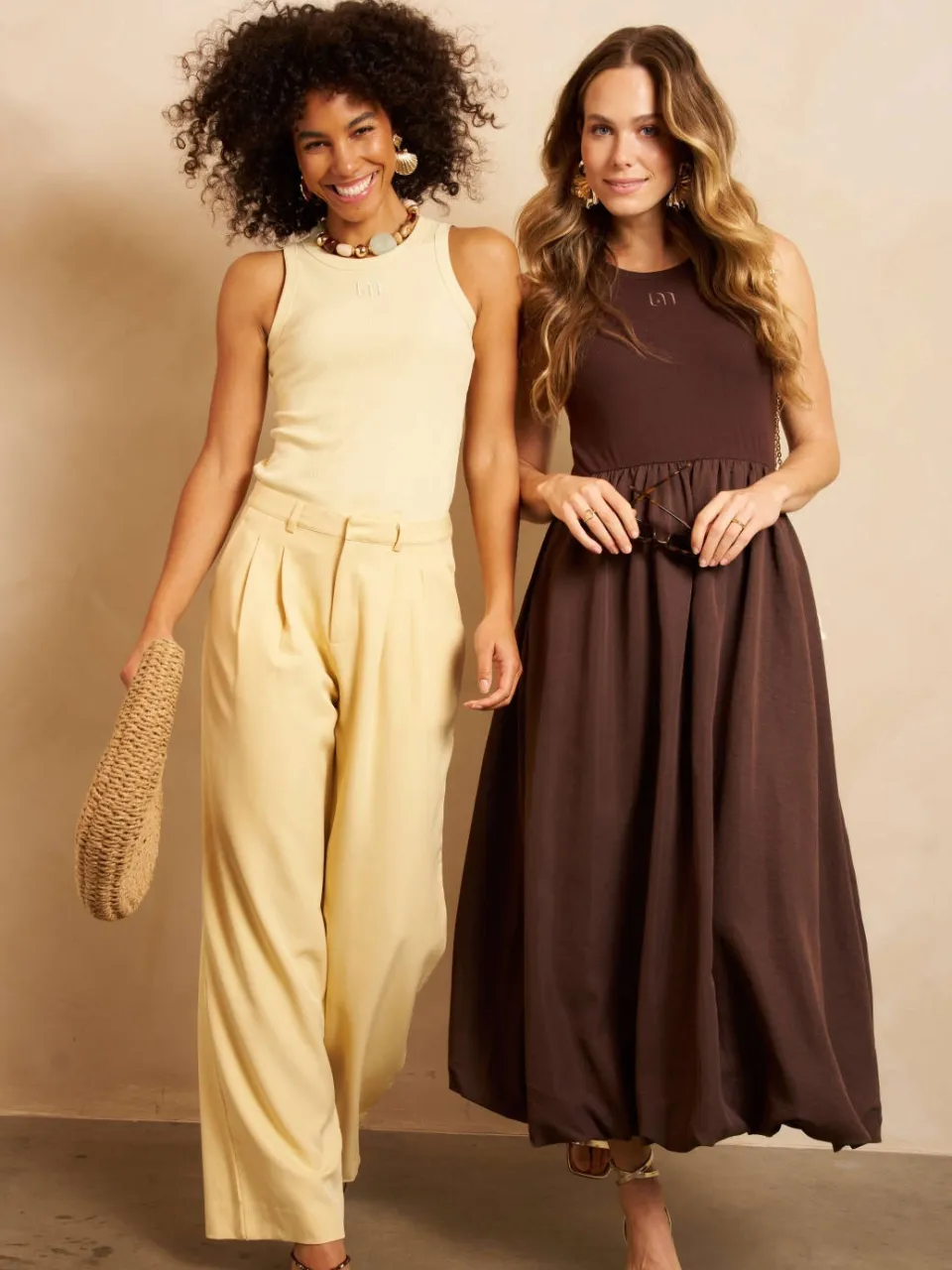 Lofty Manner viscose maxi a-lijn jurk met plooien en logo - bruin, foto 4