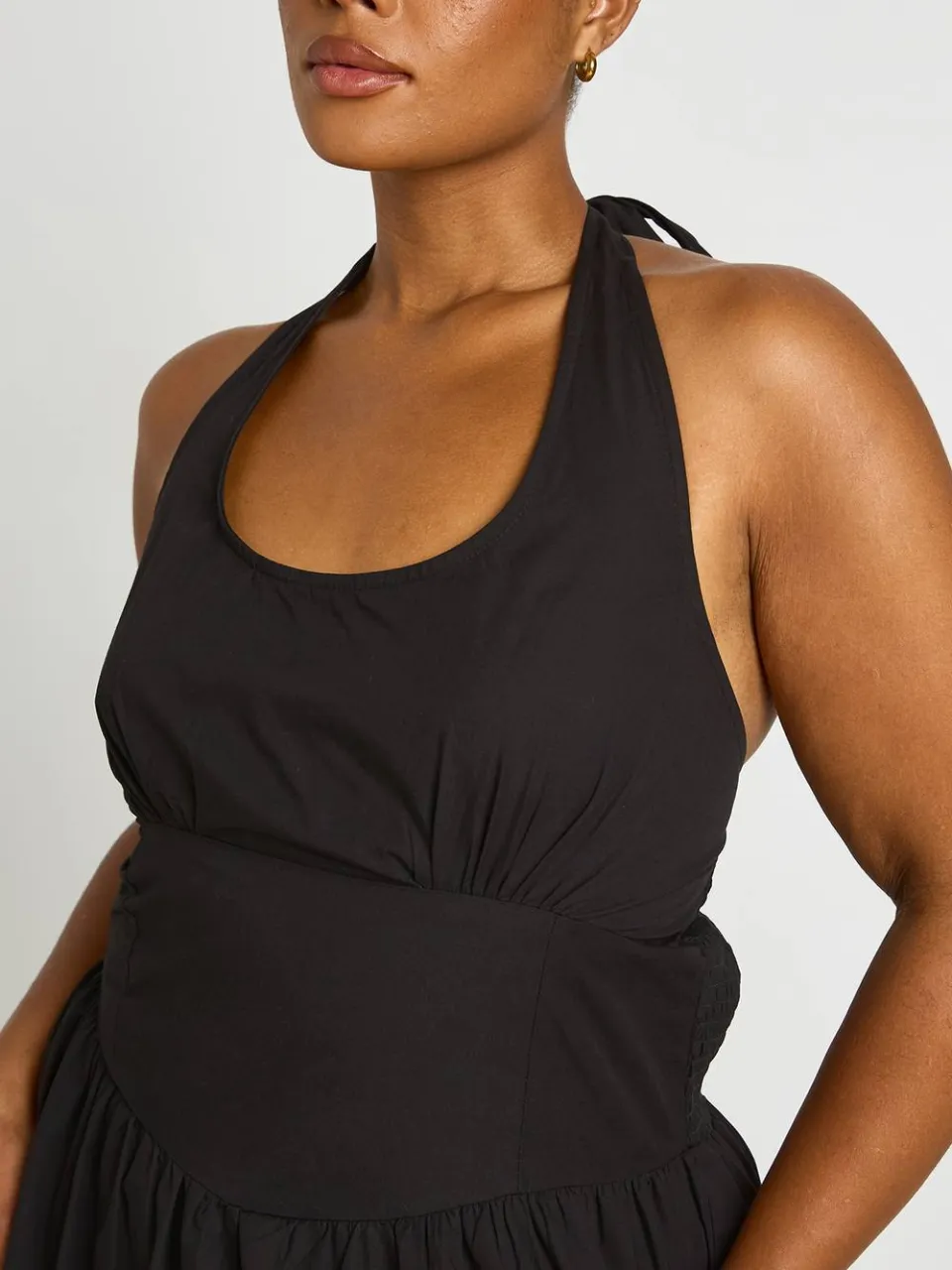 boohoo Dames Plus Halternek Popeline Maxi Jurk zwart, foto 3
