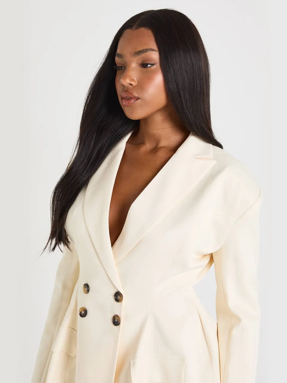 boohoo Dames Gestructureerde knopdetail blazerjurk crème, foto 4