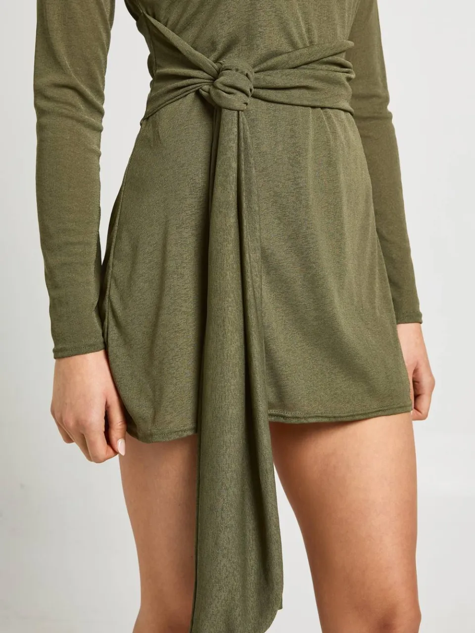 boohoo Dames Jurk Met Gestructureerde Mesh, Strikceintuur En Uitlopende Mouwen kaki, foto 4