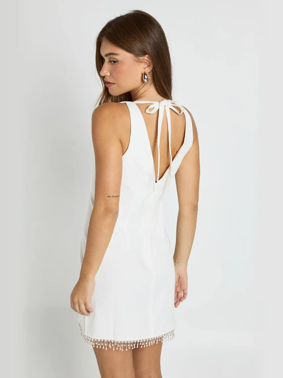 boohoo Dames Gestructureerde mini-jurk met pareltrim wit, foto 2