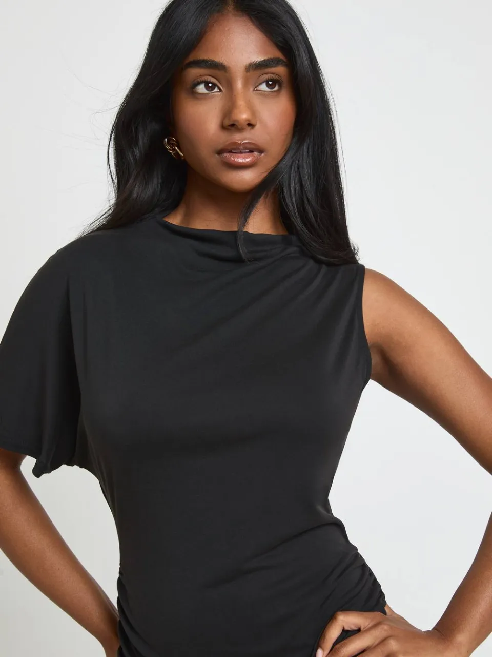 boohoo Dames Geplooid One-shoulder T-shirt Jurk zwart, foto 4