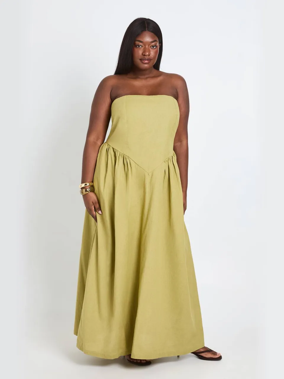 boohoo Dames Plus Bandeau Midaxi Jurk olijf, foto 4