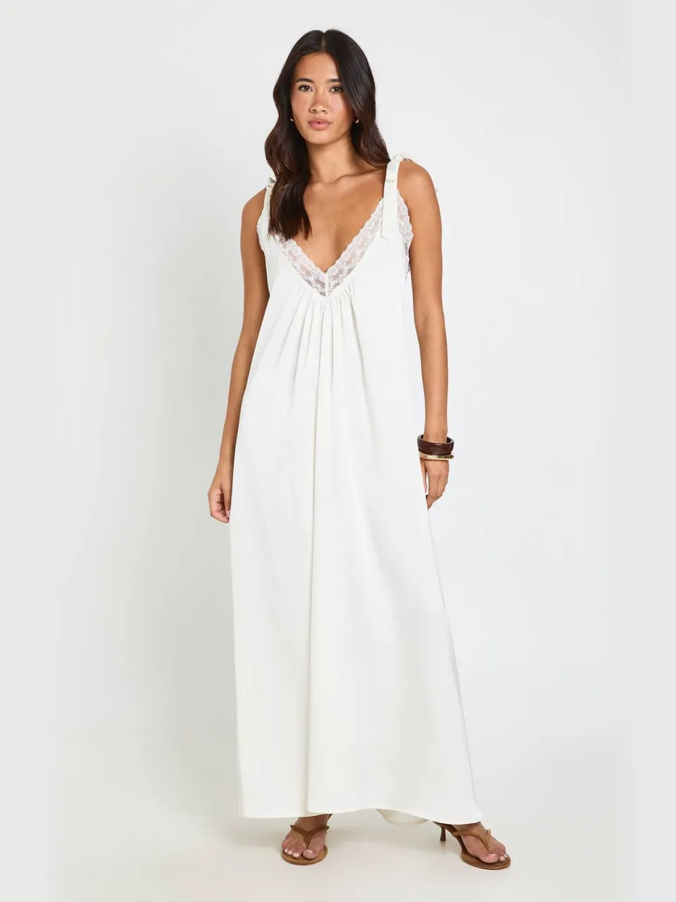boohoo Dames Maxi Trapezejurk Met Halternek En Kantenafwerking crème, foto 3