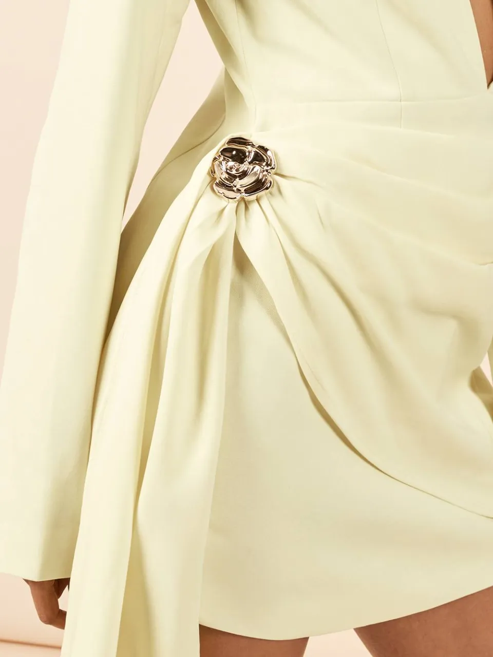 boohoo Dames Getailleerde Mini-jurk Met Goudkleurige Afwerking En Wikkeldetail, foto 4