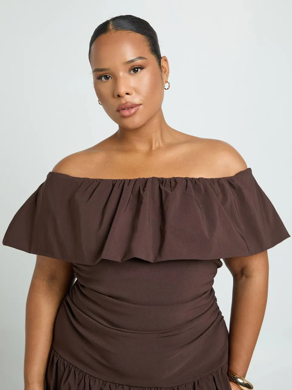 boohoo Dames Plus Puff Ball Bardot Mini Jurk chocoladebruin, foto 2