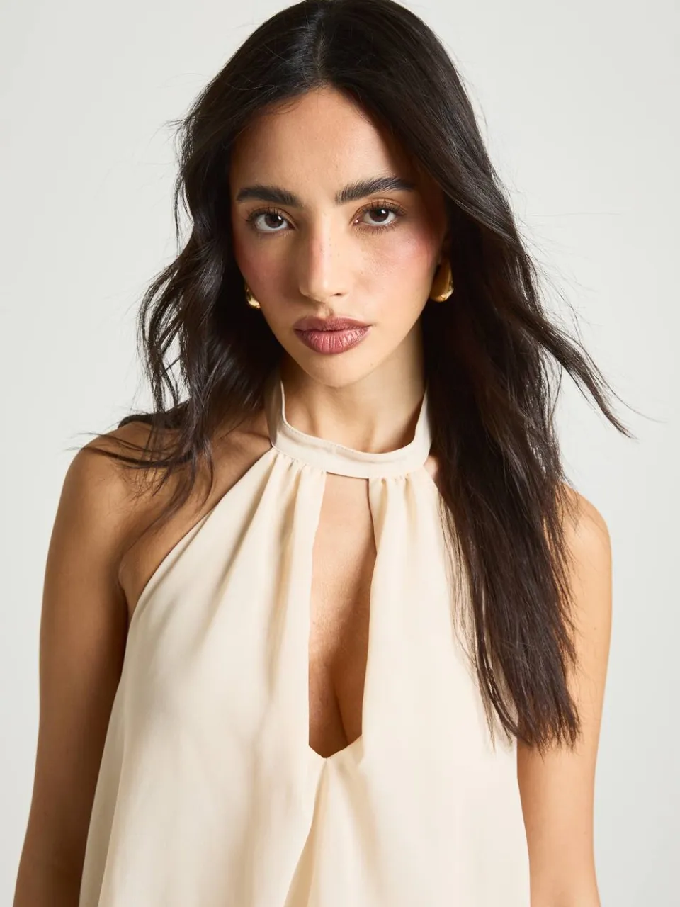 boohoo Dames Chiffon Mini Jurk Met Hoge Hals En Gelaagde Ruches ivoor, foto 4
