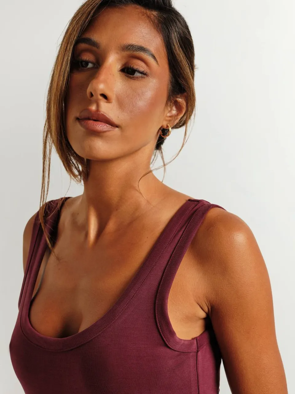 boohoo Dames Premium Superzachte Geribbelde Midi-jurk Met Ronde Hals bordeaux rood, foto 4