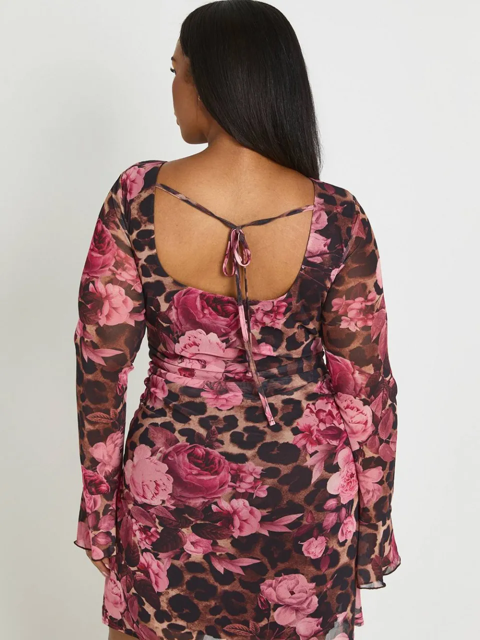 boohoo Dames Plus Luipaard Bloemen Geplooid Mini Shift Jurk luipaardprint, foto 2