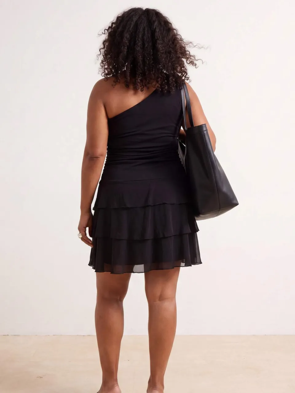 Trendyol Curve Dames Zwart Effen Kort / Mini Mouwloos Skater Grote maten Jurk, foto 2