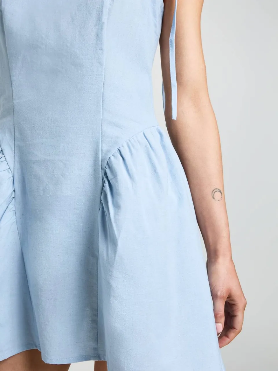 boohoo Dames Petite Linnen Skater Jurk Met Strikbandjes babyblauw, foto 3