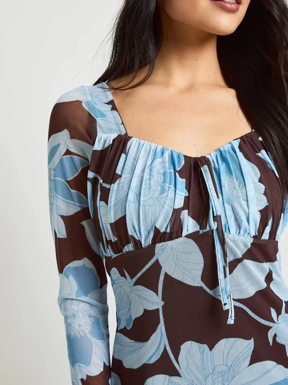 boohoo Dames Bloemenprint Mesh Melkmeid Maxi Jurk chocoladebruin, foto 4