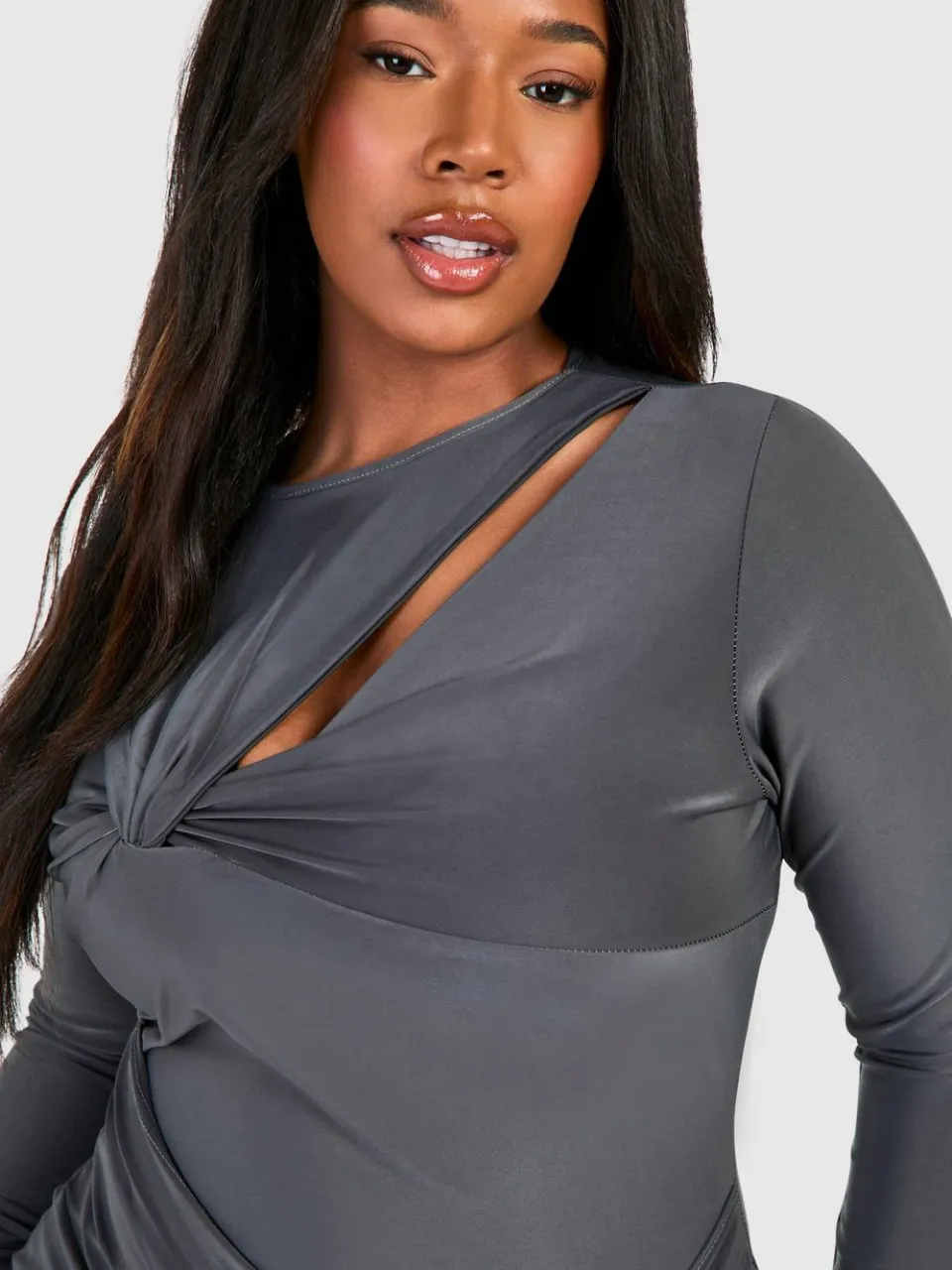 boohoo Dames Plus Knot Detail Long Sleeve Slinky Mini Dress houtskool, foto 4