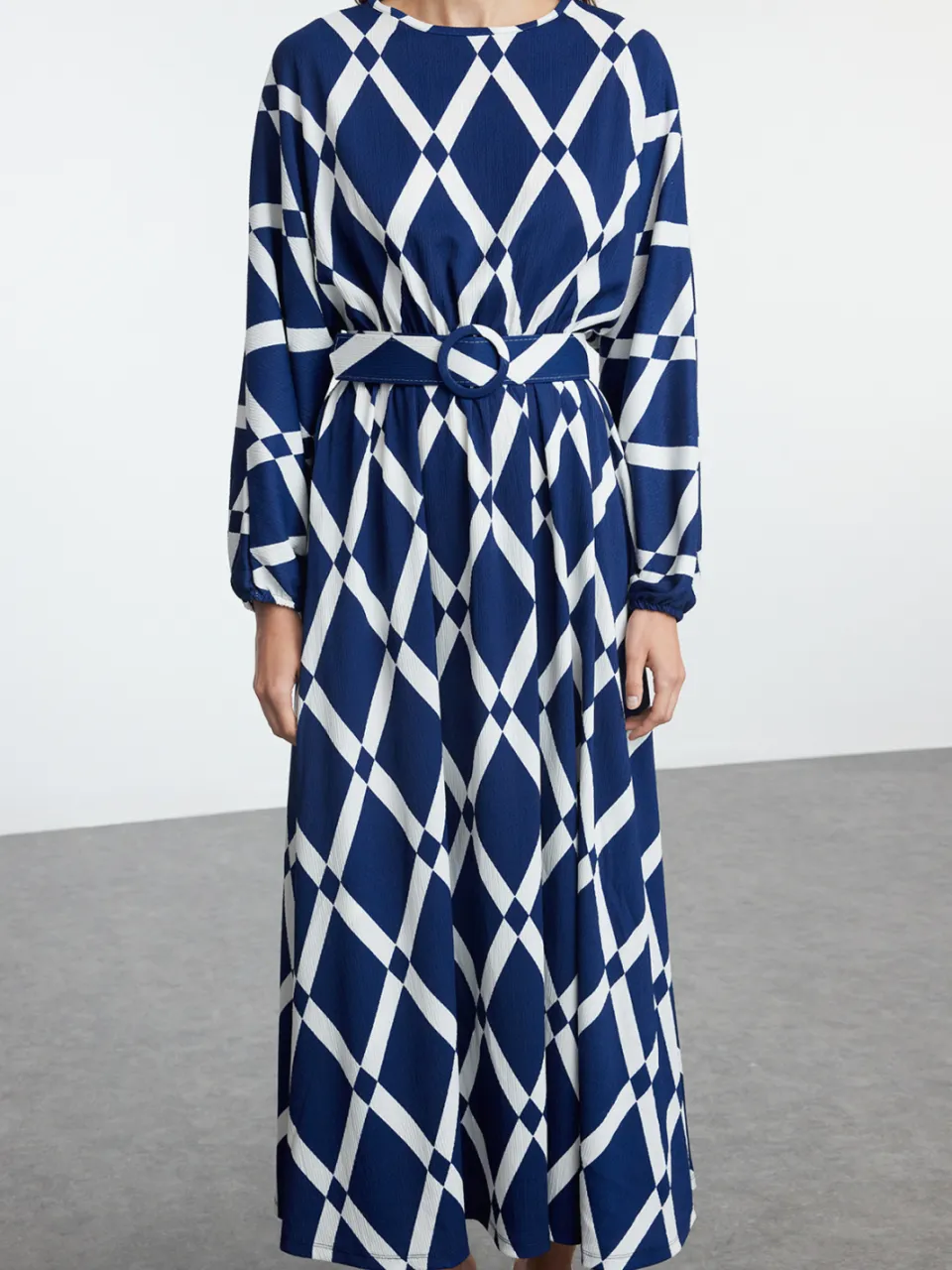 Trendyol Modest Dames Donkerblauw Geometrisch patroon Maxi Lang Casual Skater Modest Jurken marineblauw/blauw, foto 2