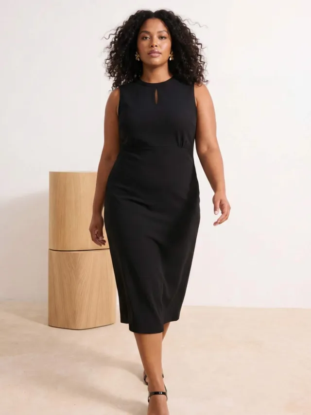 Trendyol Curve Dames Zwart Effen Midi Mouwloos Casual Bodycon Grote maten Jurk