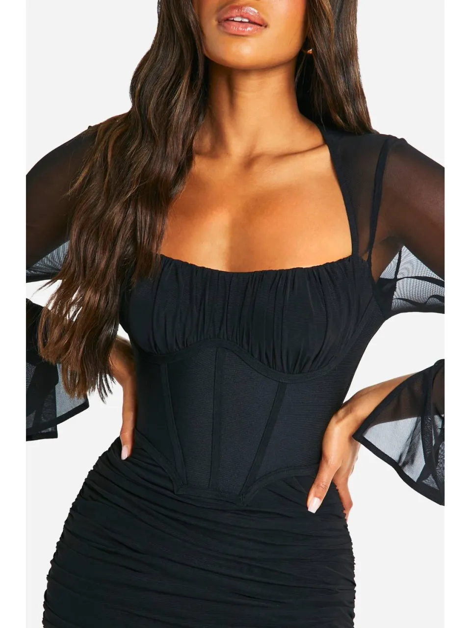 boohoo Dames Premium Power Mesh Jurk met Uitlopende Mouwen zwart, foto 4