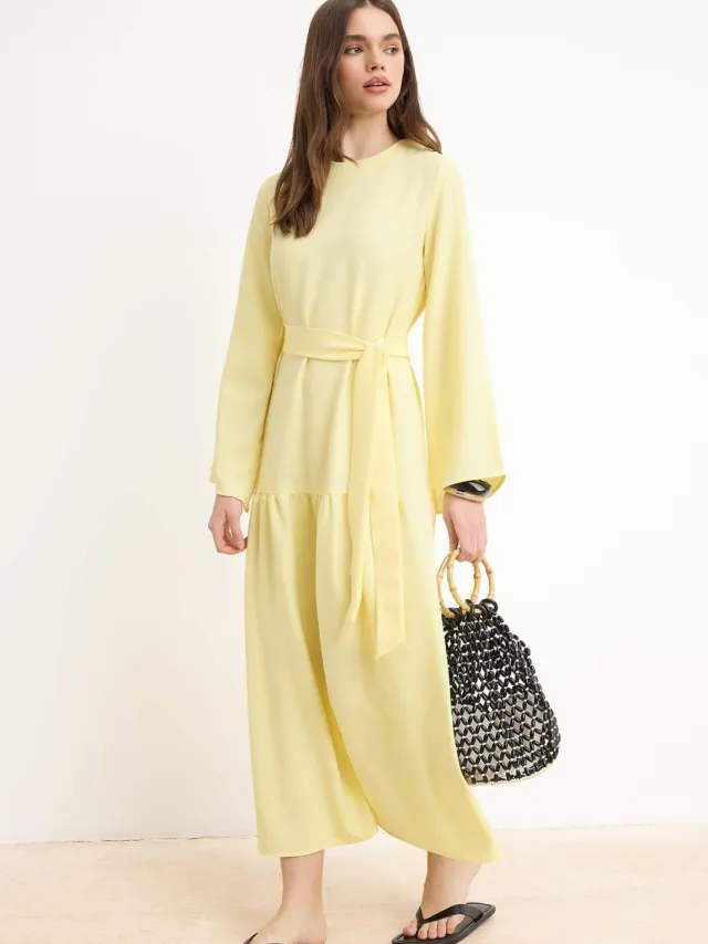 Trendyol Modest Dames Donkerblauw Effen Maxi Lang Casual A-lijn Modest Jurken Geel