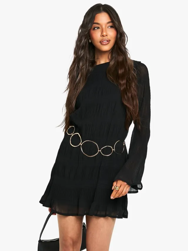 boohoo Dames Getextureerde mini-jurk met lange, uitlopende mouwen Zwart