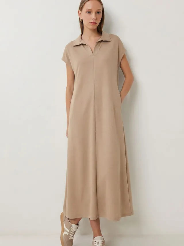 Happiness Istanbul Polo-Kraag Pull-On Midi Jurk met Zak Beige
