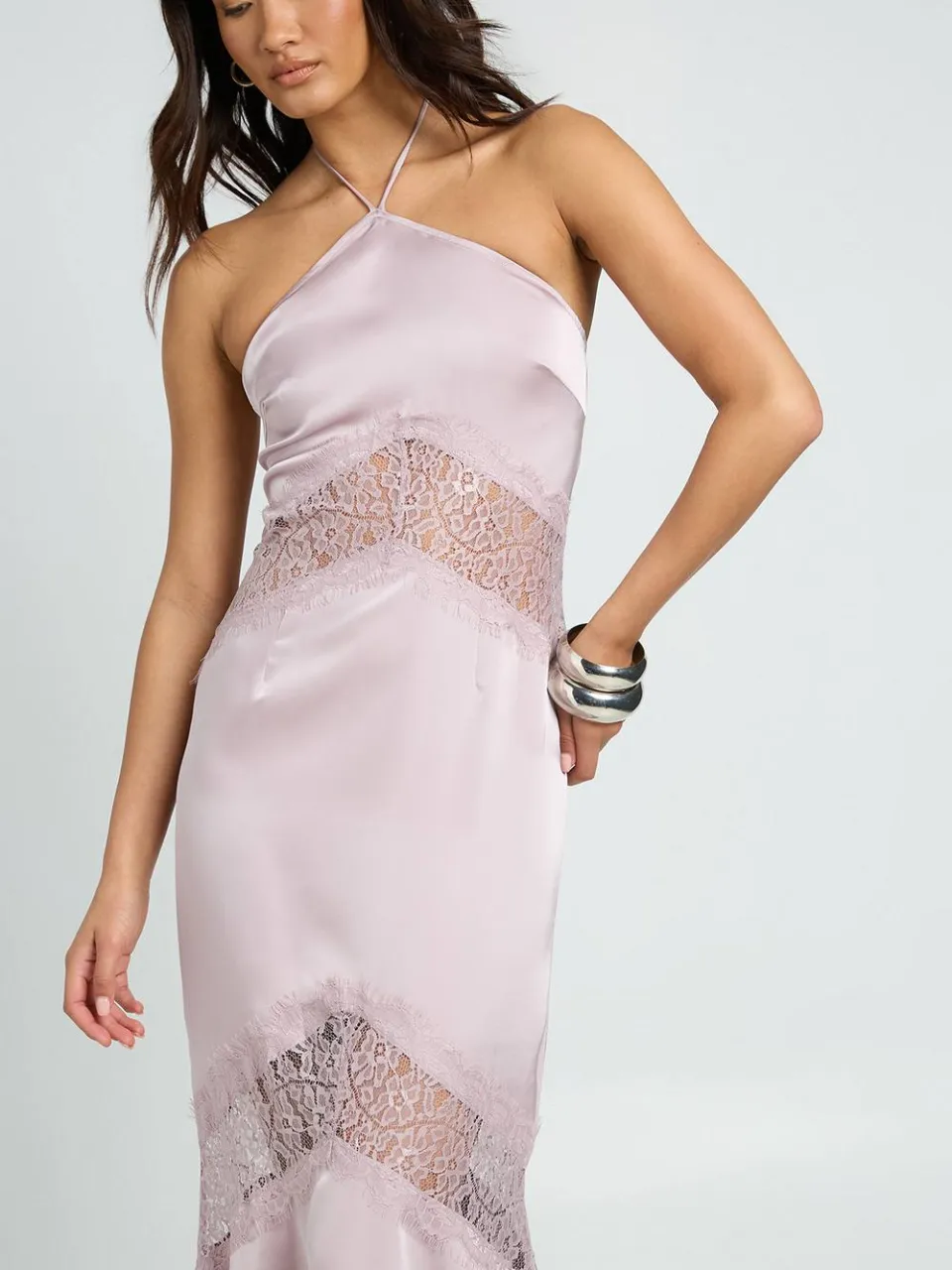 boohoo Dames Satijnen & Kanten Maxi Slip Jurk Met Halternek En Bandjes lila, foto 3