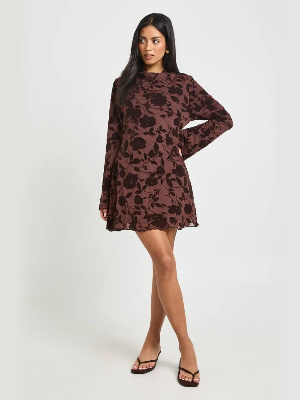 boohoo Dames Devore Hoge Cowl Mini Jurk chocoladebruin, foto 3