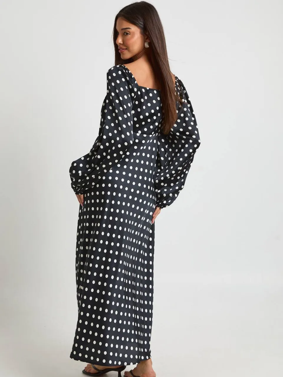 boohoo Dames Satijnen Midaxi Jurk Met Polkadots En Volumineuze Mouwen zwart, foto 2