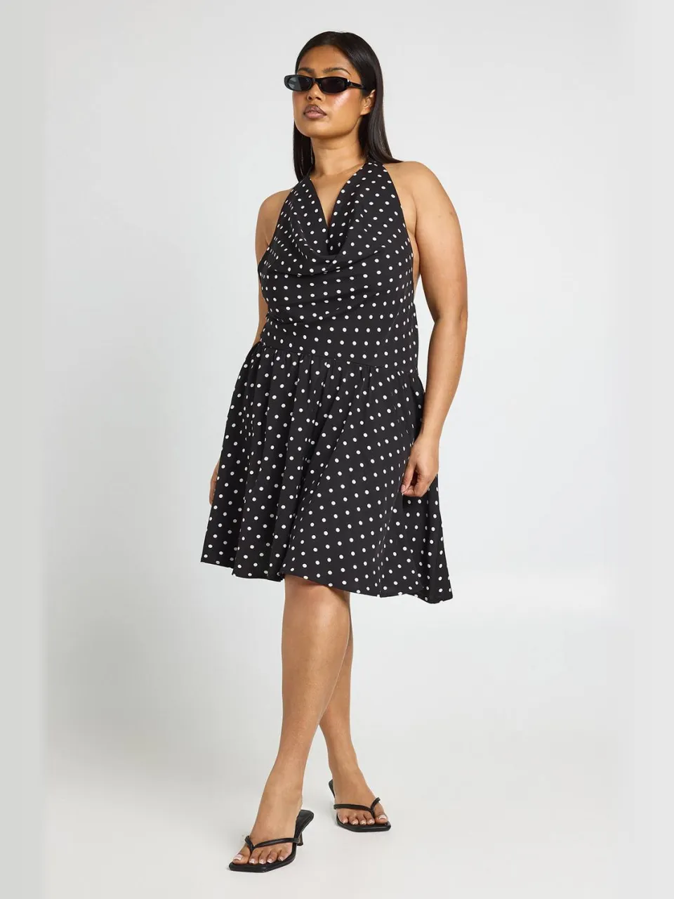 boohoo Dames Plus Skater Jurk Met Col Hals En Polkadot zwart, foto 3