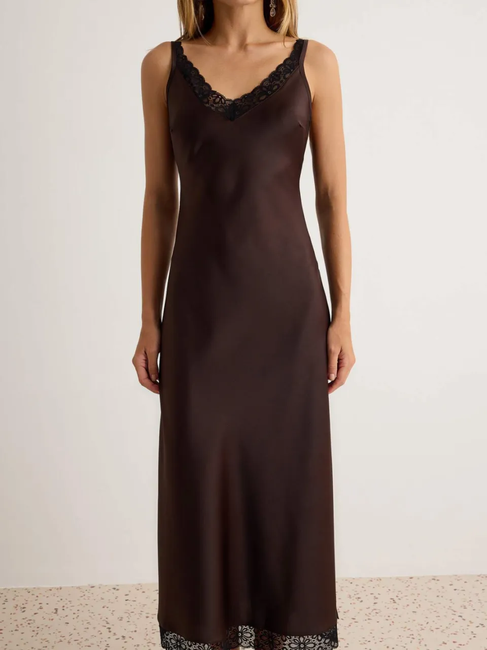 Trendyol TRENDYOLMİLLA Dames Bruin Effen Midi Mouwloos Slipjurk Jurken, foto 2