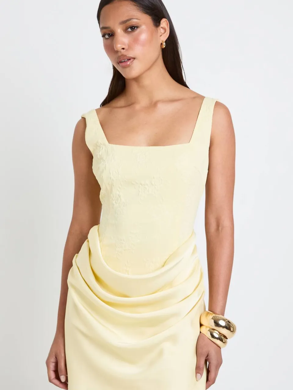 boohoo Dames Satijnen Draperie Jacquard Detail Vierkante Hals Mini Jurk Citroen