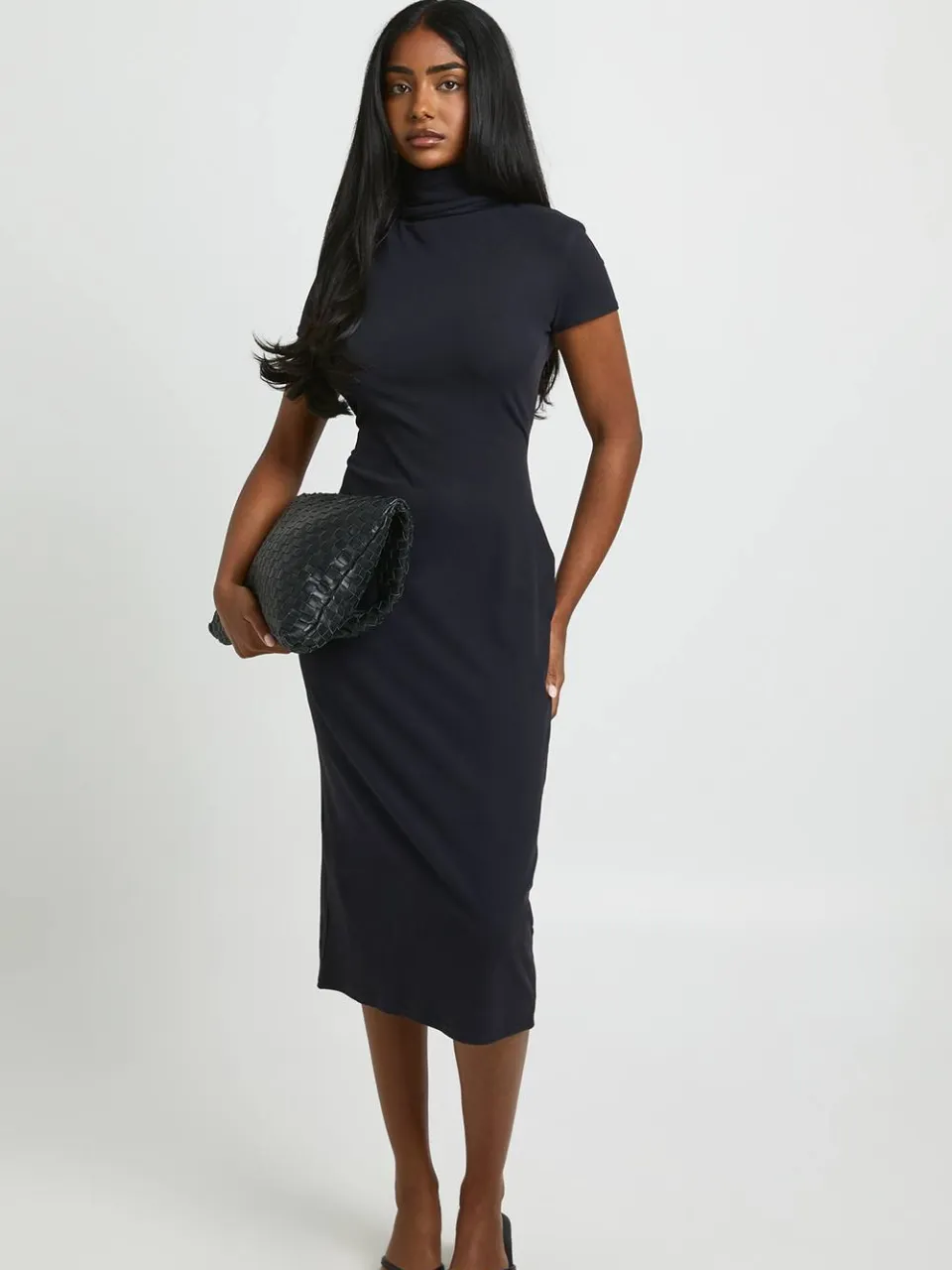 boohoo Dames Basic Supersoft Midi-jurk Met Rolkraag En Korte Mouwen zwart, foto 2