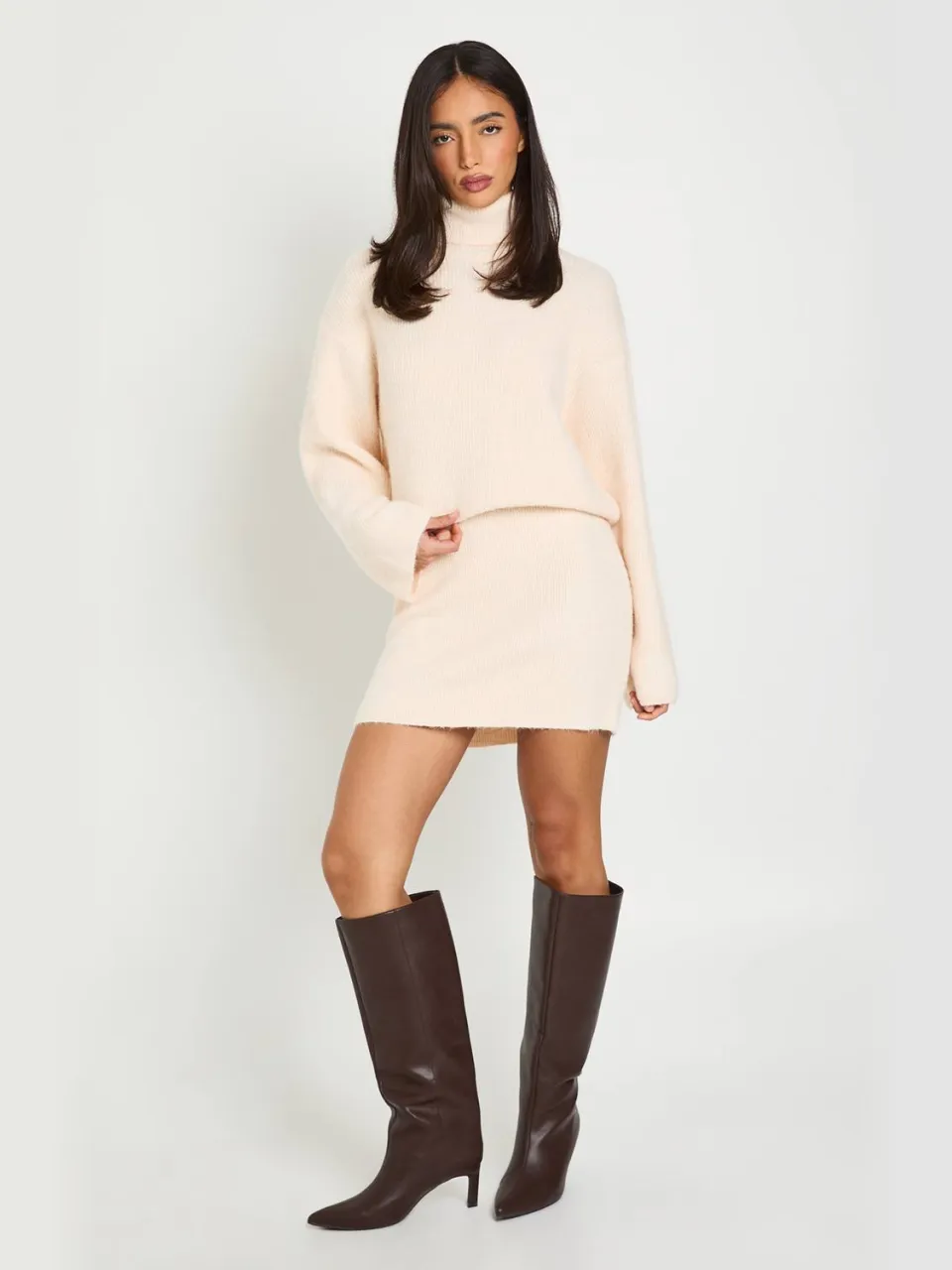 boohoo Dames Kleine ingesnoerde zoom hoge hals gebreide minijurk crème, foto 2