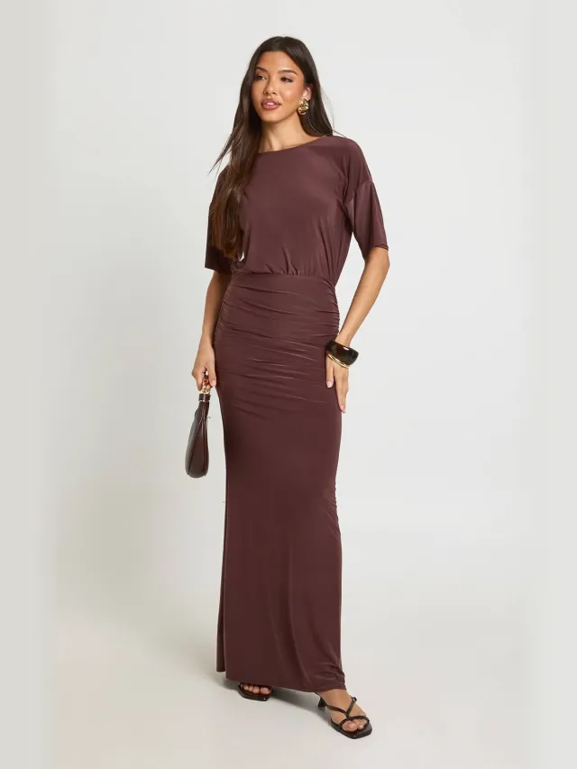 boohoo Dames Superzachte Maxi Jurk Met Gerimpelde Taille En Uitlopende Mouwen Cacao
