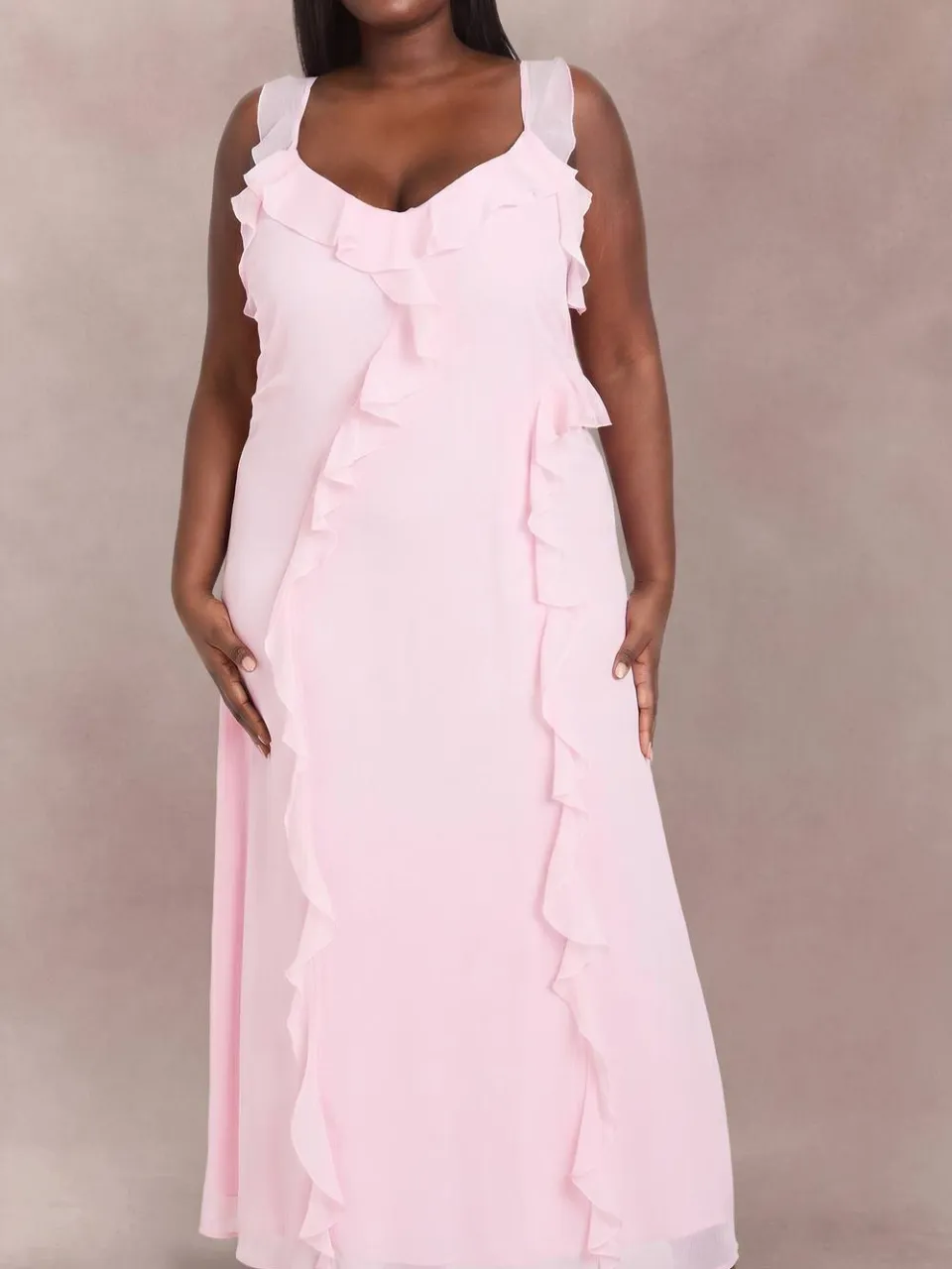 boohoo Dames Plus Chiffon Bandjes Ruches Maxi Jurk Baby Roze