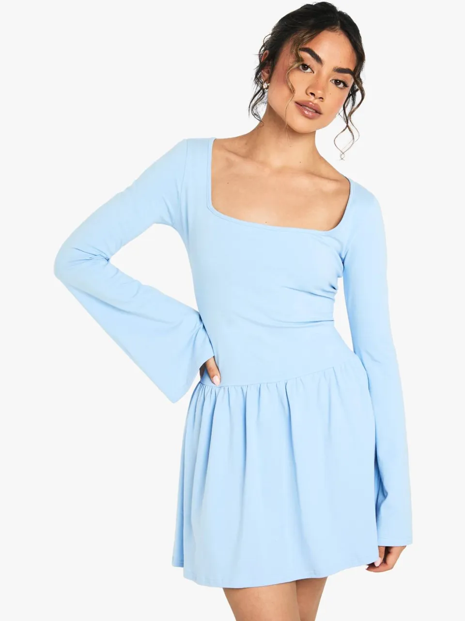 boohoo Dames Mini-jurk met vierkante hals, verlaagde pasvorm en puffball zoom poederblauw, foto 4