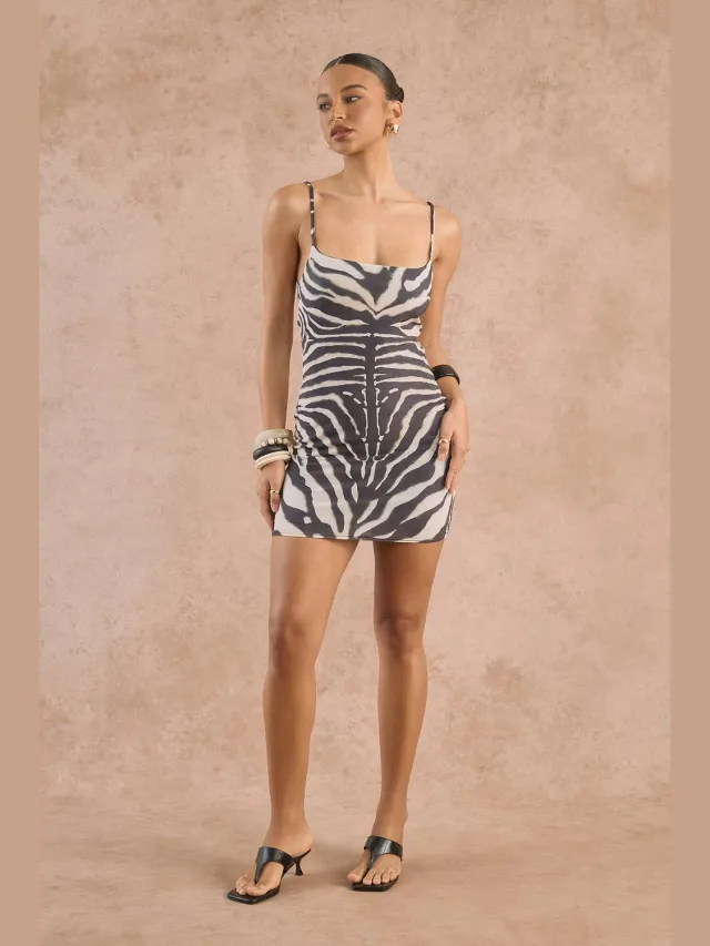 boohoo Dames Zebra Print Bandjes Mini Jurk Zebraprint