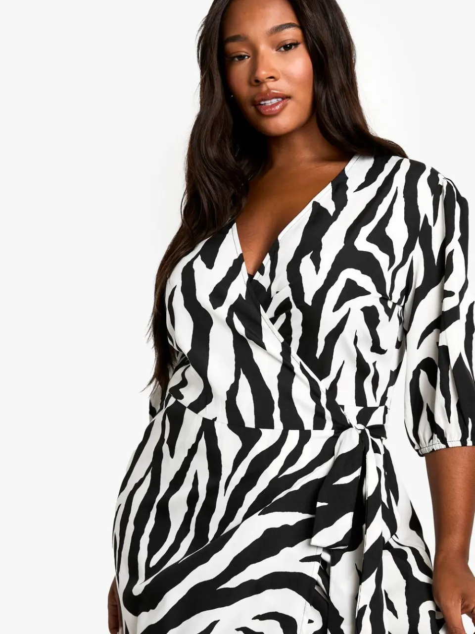 boohoo Dames PLUS GEWEVEN DIERENPRINT WRAP MIDI JURK zwart, foto 4