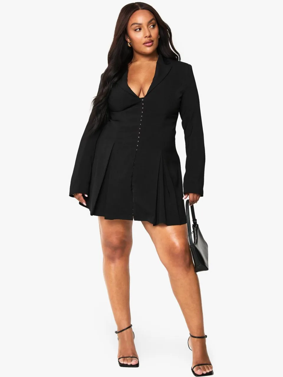 boohoo Dames Plus op maat gemaakte blazerjurk met haak- en oogdetail en getailleerde taille zwart, foto 3