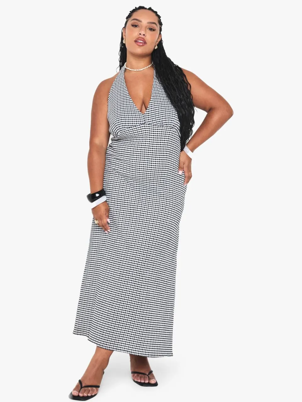 boohoo Dames Plus Halternek Gingham Midaxi Shift Jurk Zwart