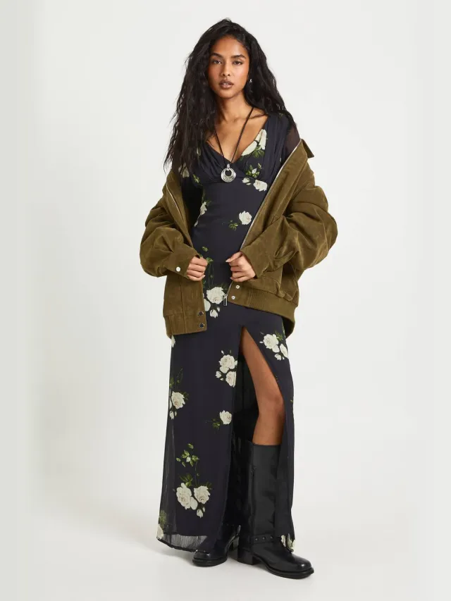 boohoo Dames Bloemen Chiffon Plunge Maxi-jurk Zwart