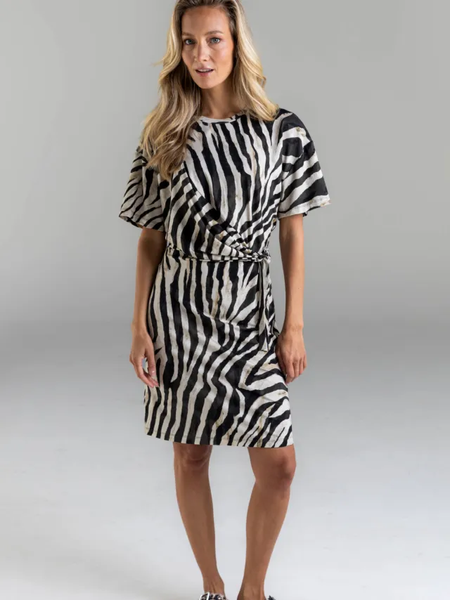 Poools T-shirtjurk korte jurk met zebraprint zwart Zwart/zand