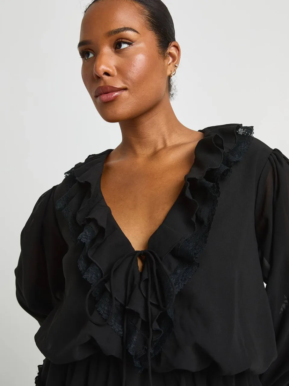 boohoo Dames Plus Chiffon Ruches Skater Jurk zwart, foto 4