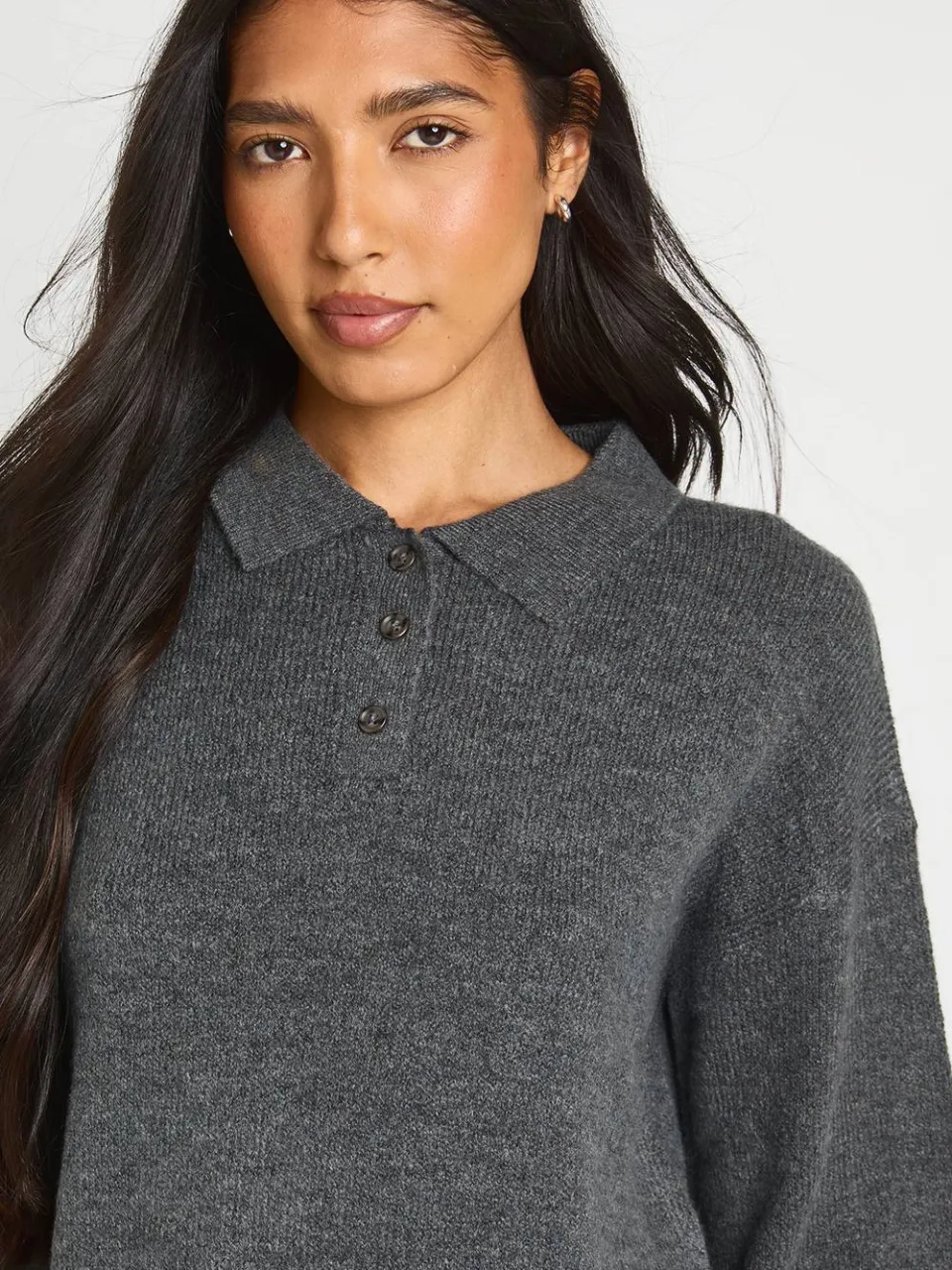 boohoo Dames Lange Gebreide Trui-jurk Met Kraag En Knoopsluiting In Oversized Model houtskool, foto 4