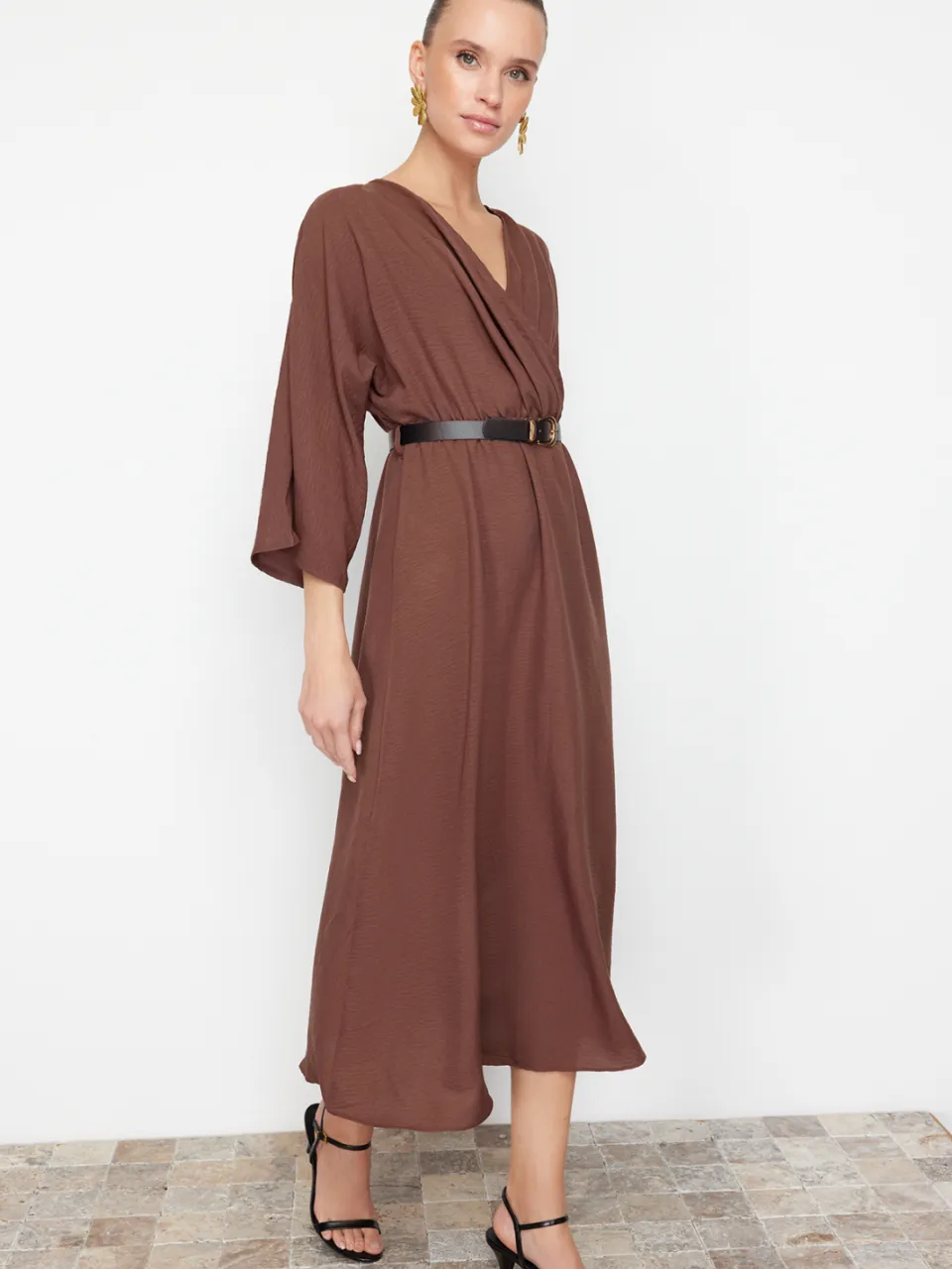 Trendyol TRENDYOLMİLLA Dames Bruin Effen Midi Driekwart mouw Casual Double-breasted Jurken