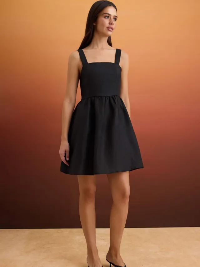Trendyol TRENDYOLMİLLA Dames Zwart Effen Kort / Mini Mouwloos Skater Jurken