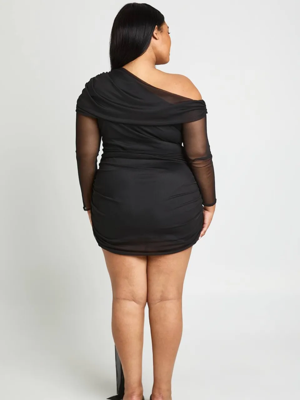 boohoo Dames Plus Mesh Asymmetrische Geplooid Jurk Met Strikdetail Mini zwart, foto 3
