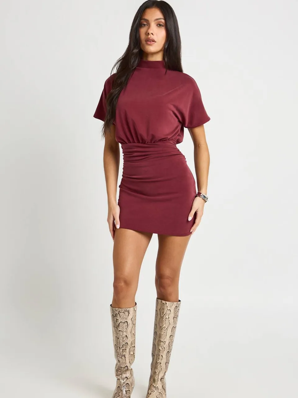 boohoo Dames Super Zachte Mini Jurk Met Hoge Hals En Gerimpelde Rok bessen, foto 2