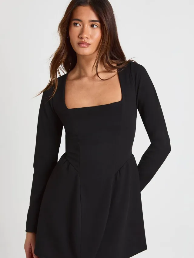 boohoo Dames Mini-jurk met lange mouwen, vierkante hals en volle rok Zwart