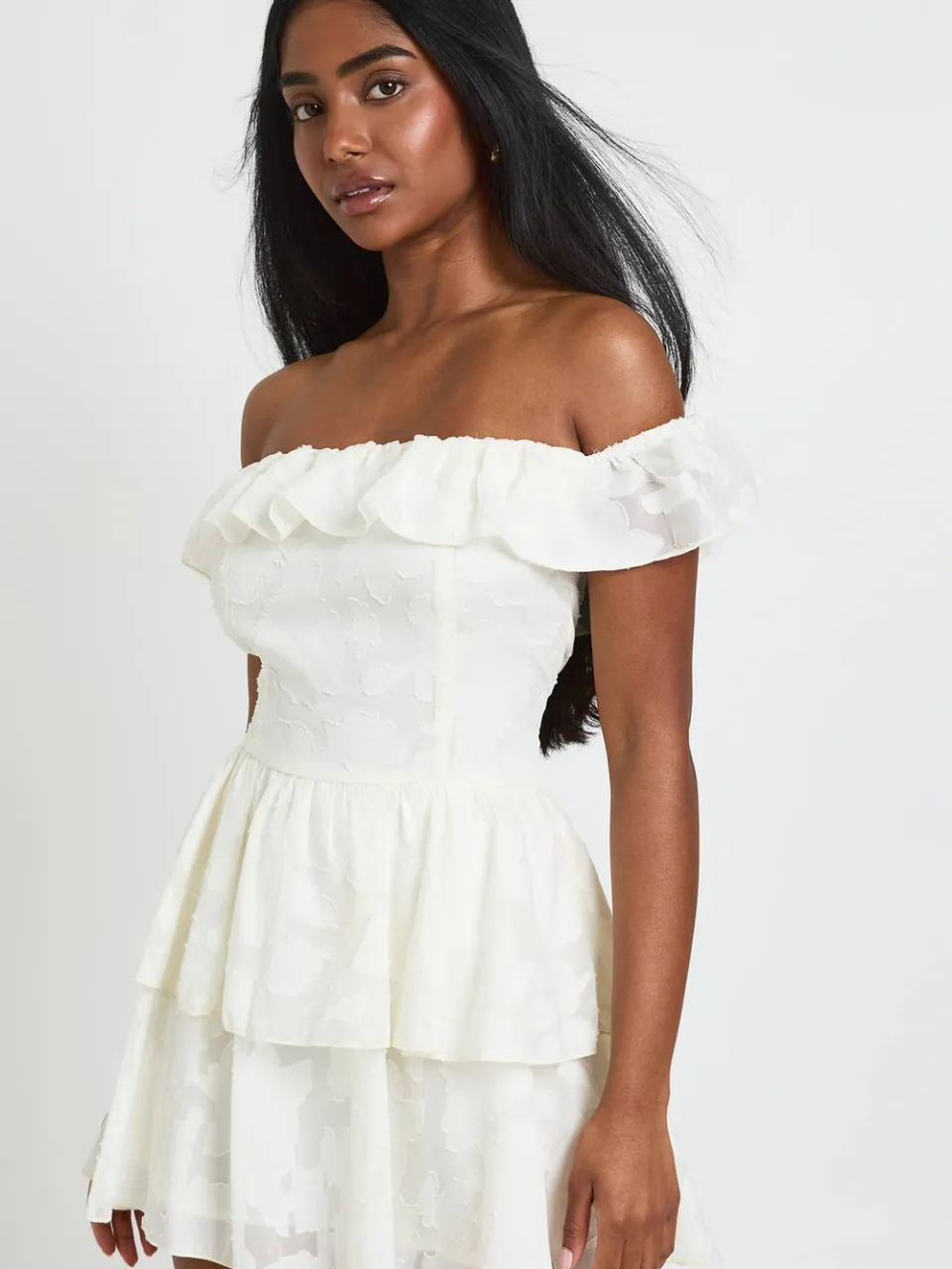 boohoo Dames Gestructureerde Bloemen Bardot Mini Jurk ivoor, foto 4